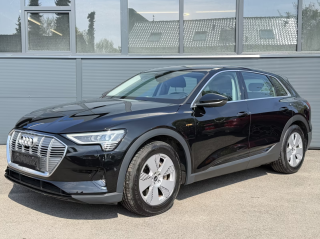 AUDI e-tron  50 quattro