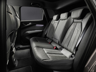 AUDI Q4 e-tron Q4 55 e-tron quattro Business Advanced